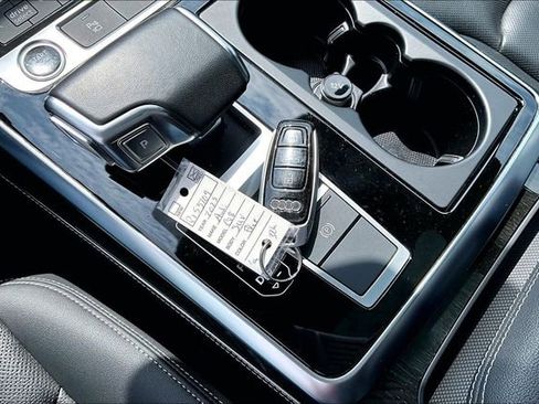 Used 2023 Audi Q8 Premium Plus w/ Premium Plus Package image 10