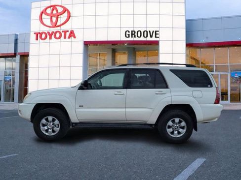 Used 2004 Toyota 4Runner SR5 RWD image 2