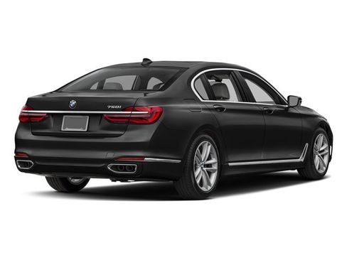 Used 2018 BMW 750i xDrive AWD/4WD image 2