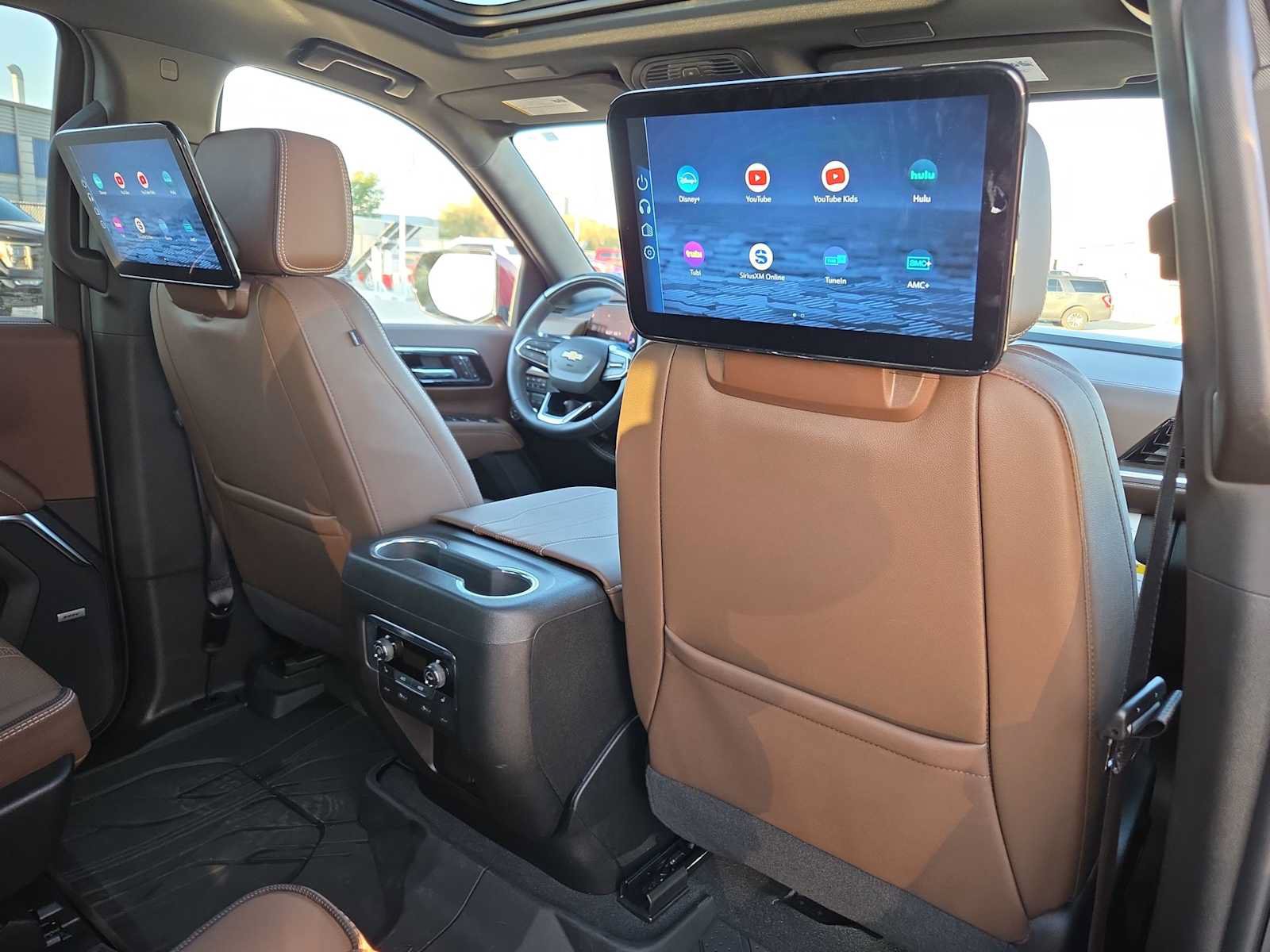 Used 2026 Chevrolet Tahoe High Country AWD/4WD image 16