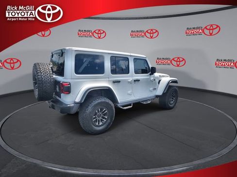 Used 2024 Jeep Wrangler Unlimited Rubicon AWD/4WD image 8