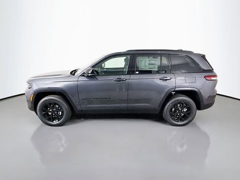 New 2025 Jeep Grand Cherokee Altitude image 4
