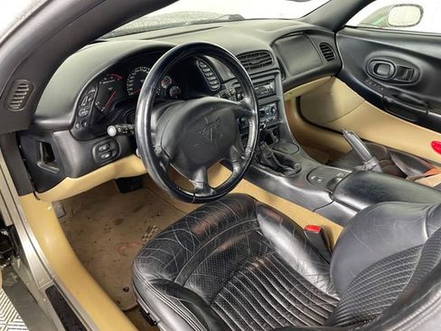 Used 2001 Chevrolet Corvette Convertible w/ Preferred Equipment Group2 image 3