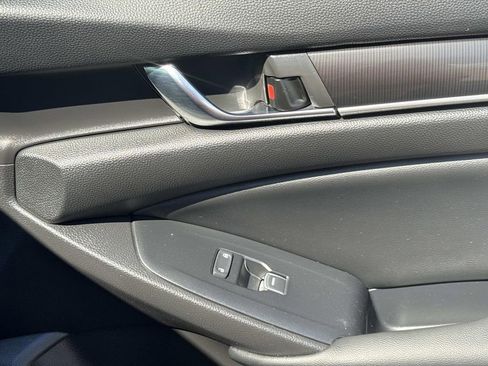 Used 2022 Honda Accord Sport image 12