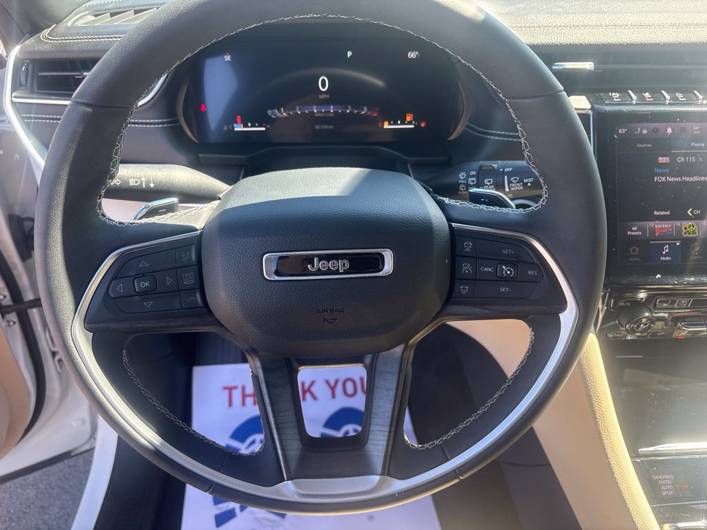 Used 2023 Jeep Grand Cherokee Limited AWD/4WD image 24