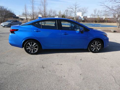 Used 2021 Nissan Versa SV image 4