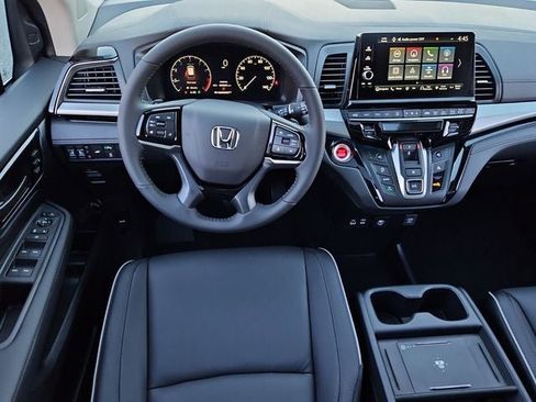 New 2026 Honda Odyssey Touring image 6