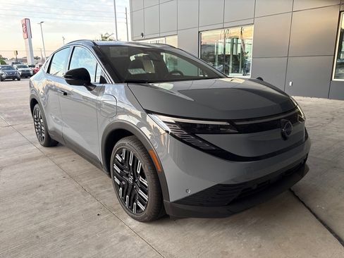 New 2026 Nissan Leaf Platinum+ w/ Cargo Package (Platinum+) image 1