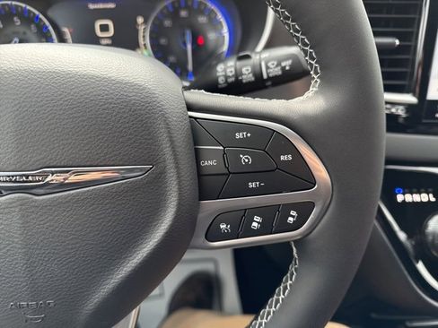 New 2026 Chrysler Voyager LX image 31