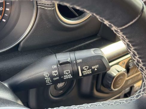 Used 2021 Jeep Wrangler Unlimited Sahara AWD/4WD image 28