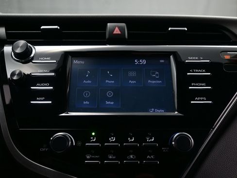 Used 2019 Toyota Camry LE w/ Convenience Package FWD image 19