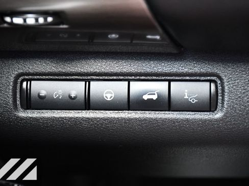 Used 2024 Nissan Pathfinder Platinum AWD/4WD image 15