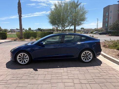 Used 2023 Tesla Model 3 Standard Range RWD image 5