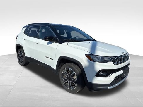 Used 2024 Jeep Compass Limited image 8