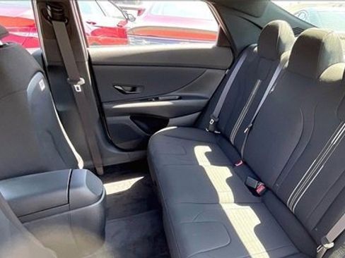 New 2025 Hyundai Elantra SEL image 15