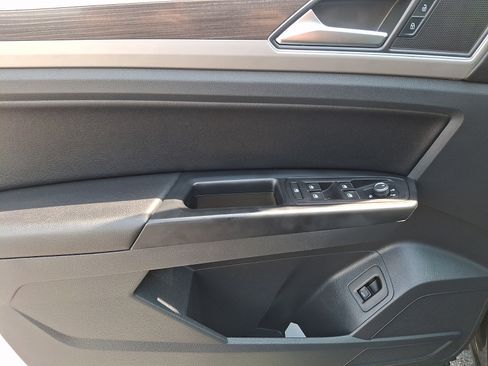 Used 2019 Volkswagen Atlas SE w/ Panoramic Sunroof Package AWD/4WD image 13