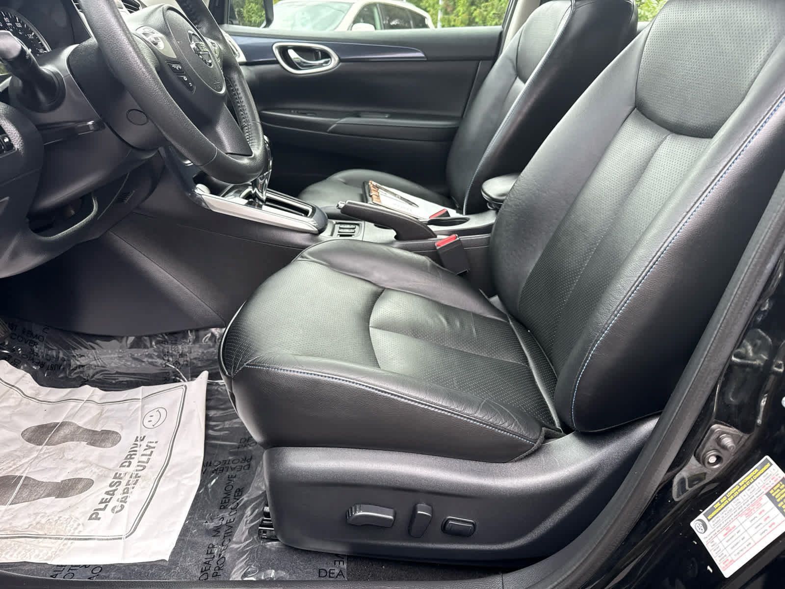 Used 2018 Nissan Sentra SR w/ Premium Package (P02) FWD image 11
