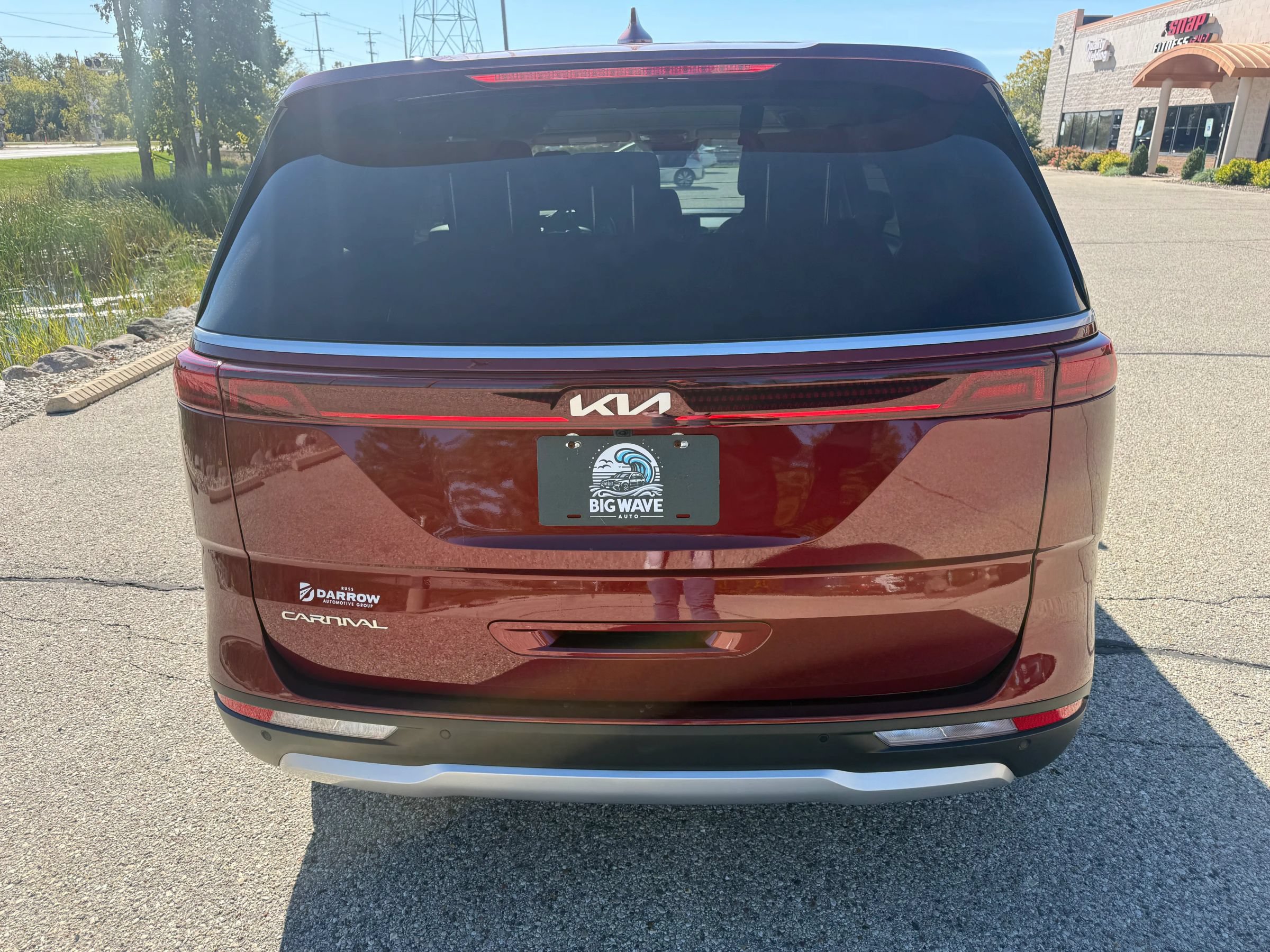Used 2024 Kia Carnival LX FWD image 4