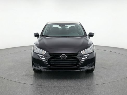 Used 2025 Nissan Versa SV FWD image 2