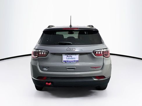 Used 2022 Jeep Compass Trailhawk w/ Trailhawk Convenience Group AWD/4WD image 6