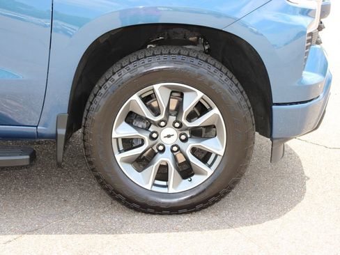 Used 2024 Chevrolet Silverado 1500 RST w/ Z71 Off-Road Package AWD/4WD image 25