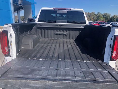 Used 2022 GMC Sierra 1500 AT4 w/ AT4 Preferred Package image 11