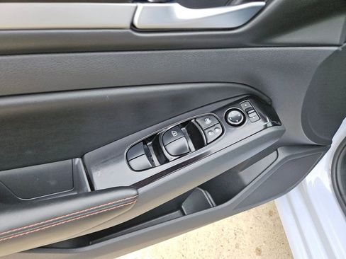 Used 2025 Nissan Altima 2.5 SR AWD/4WD image 15