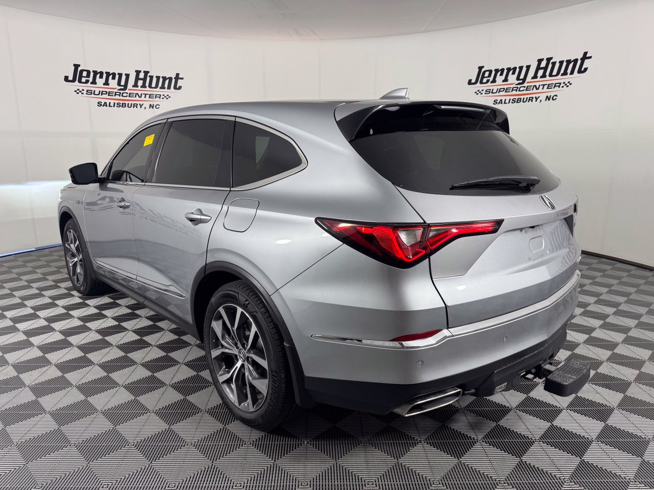 Used 2023 Acura MDX w/ Technology Package AWD/4WD image 9