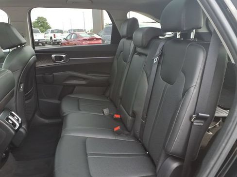 Used 2021 Kia Sorento S w/ Panoramic Sunroof Package FWD image 21