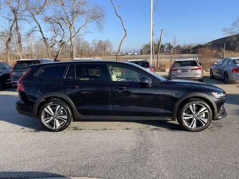New 2025 Volvo V60 B5 Cross Country Plus w/ Protection Package Premier image 29