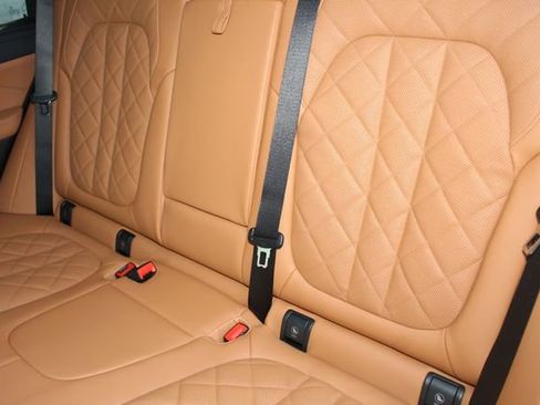 New 2026 BMW X5 xDrive50e w/ Executive Package image 21