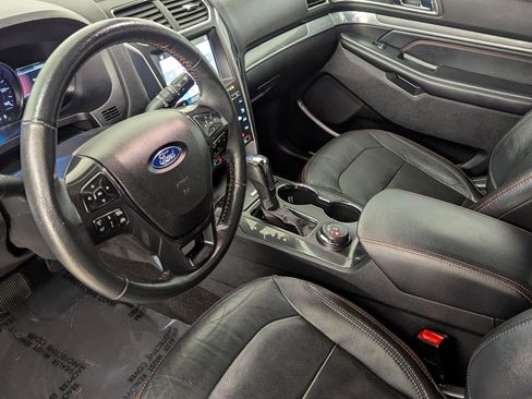Used 2018 Ford Explorer Sport w/ Equipment Group 401A image 4
