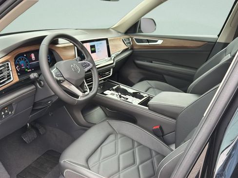 New 2026 Volkswagen Atlas SE FWD image 32
