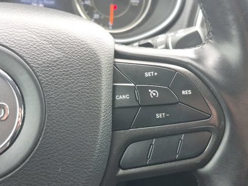 Used 2020 Jeep Cherokee Trailhawk w/ Comfort/Convenience Group AWD/4WD image 26