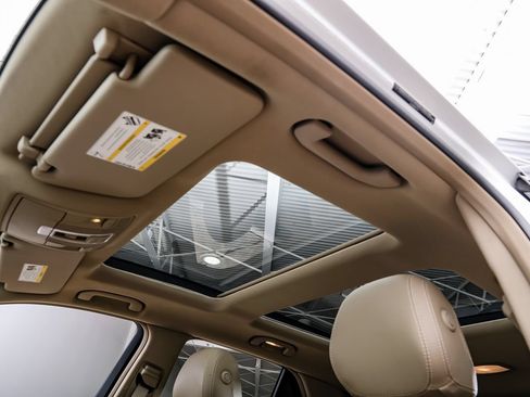 Used 2015 Mercedes-Benz ML 350 4MATIC w/ Premium 1 Package image 5