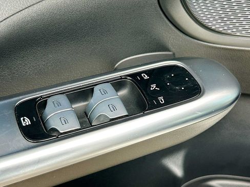 Used 2022 Mercedes-Benz C 300 Sedan image 17
