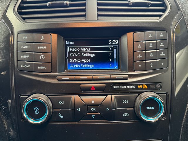 Used 2019 Ford Explorer XLT AWD/4WD image 12