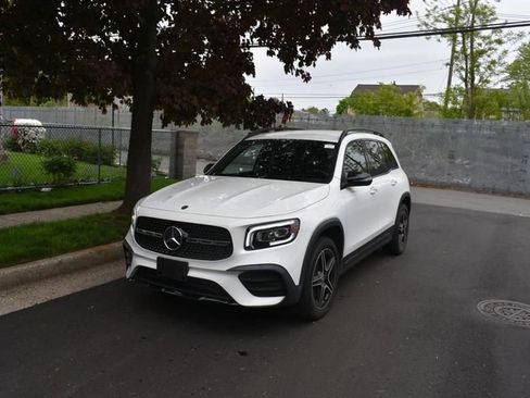 Used 2021 Mercedes-Benz GLB 250 image 2