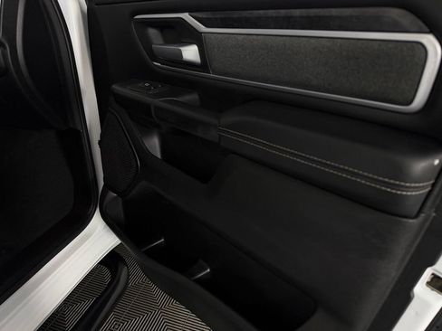 Used 2022 RAM 1500 Big Horn AWD/4WD image 32