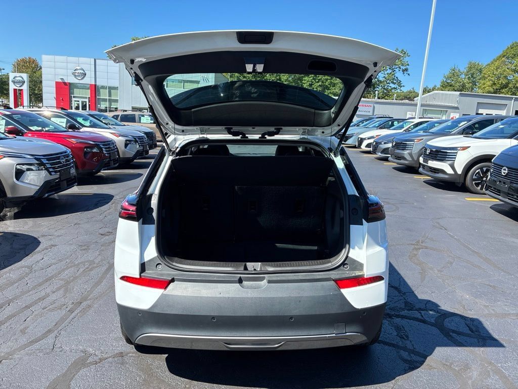 Used 2023 Chevrolet Bolt EUV LT w/ Driver Confidence Package FWD image 13