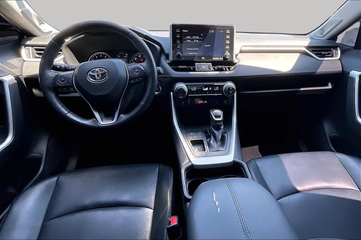 Used 2021 Toyota RAV4 XLE Premium FWD image 15