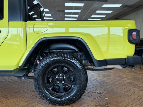 Used 2023 Jeep Gladiator Mojave w/ Trailer Tow Package AWD/4WD image 15