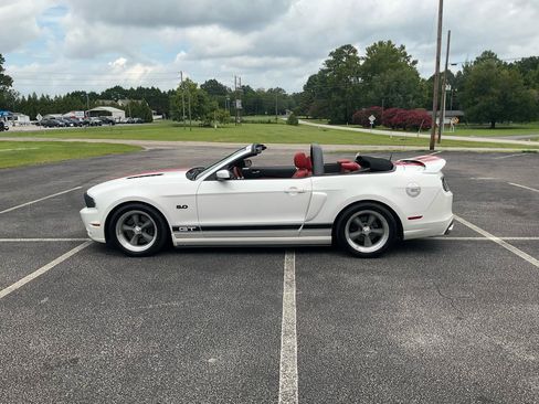 Used 2013 Ford Mustang GT Premium RWD image 30