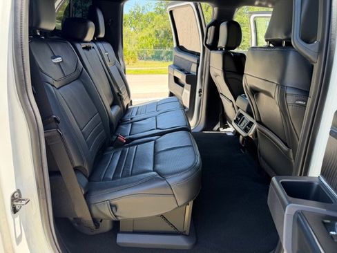 Used 2025 Ford F450 Platinum w/ FX4 Off-Road Package image 19