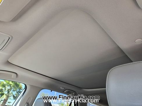 Used 2024 Honda Pilot Touring image 12