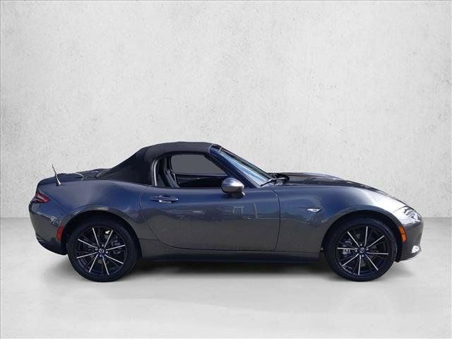 Used 2025 MAZDA MX-5 Miata Grand Touring RWD image 4
