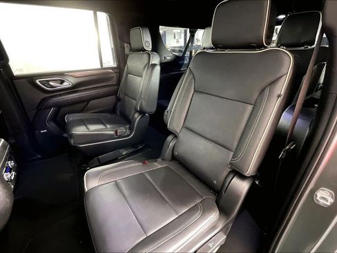 Used 2023 Chevrolet Suburban Premier AWD/4WD image 36