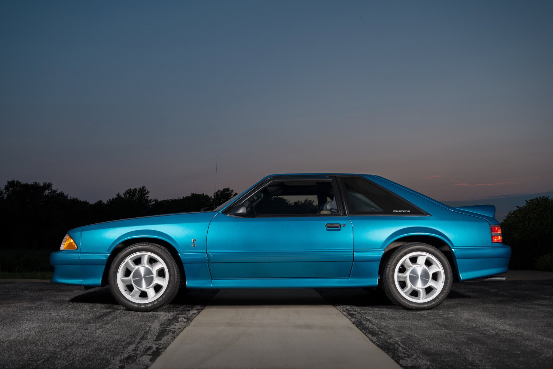 Used 1993 Ford Mustang Cobra RWD image 4