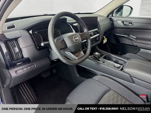 New 2026 Nissan Pathfinder SV image 9