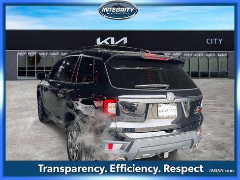 Used 2023 Honda Passport TrailSport image 5